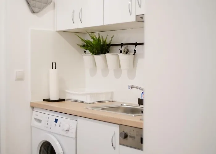 Apartment Cozy Hub - Family - Metro Access - 10min City-centre